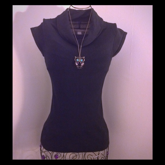 *BUNDLED*Classic black cowl neck light sweater.