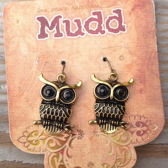Statement Necklace & Earrings - Picture 3 of 4