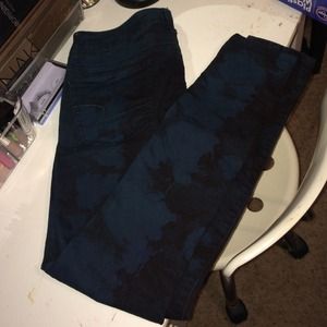 black with blue tie dye skinny jean