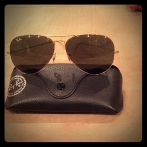 100% Auth Classic Ray-Bans. Excellent condition!!