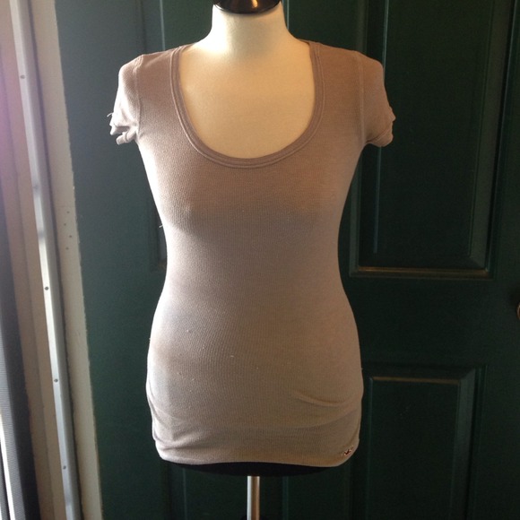 Super cute grey hollister tshirt😃