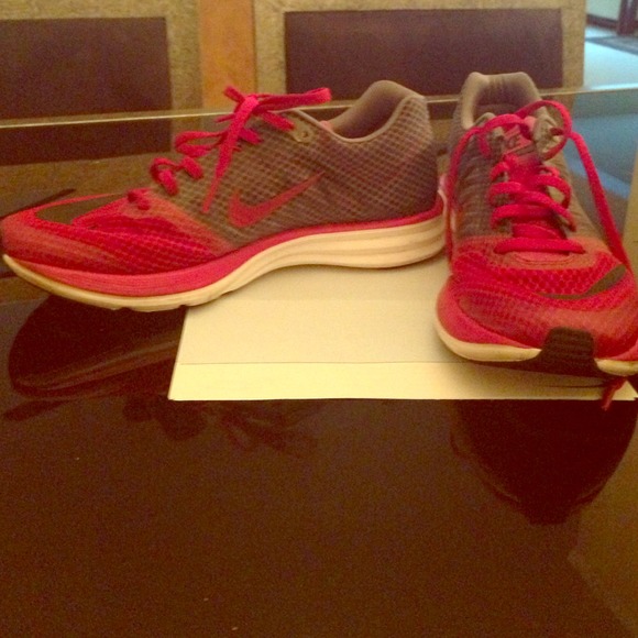 NIKE LUNAR SPEED
