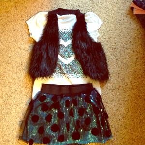 Adorable Justice size 7 outfit.