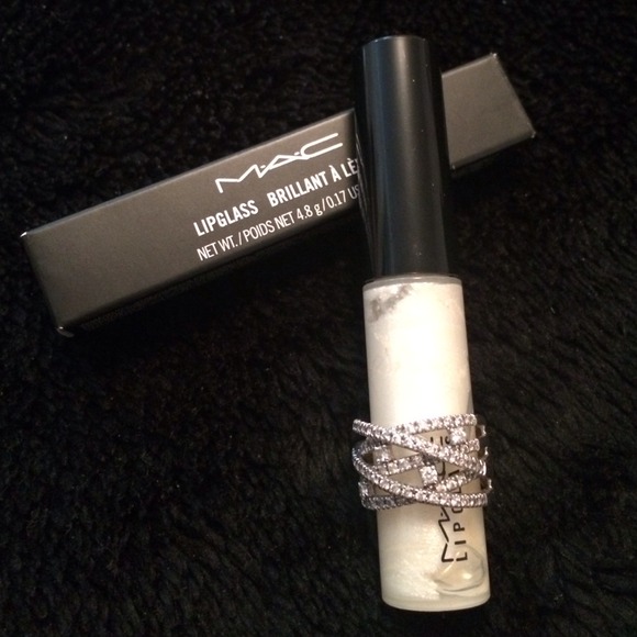 Limited MAC lipgloss