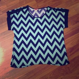 Chevron short sleeved shirt