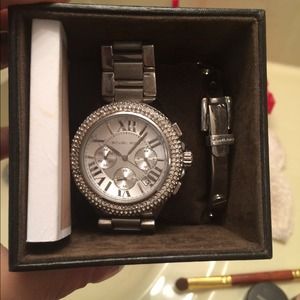 ✋ ON HOLD✋MK silver watch and silver buckle bangle