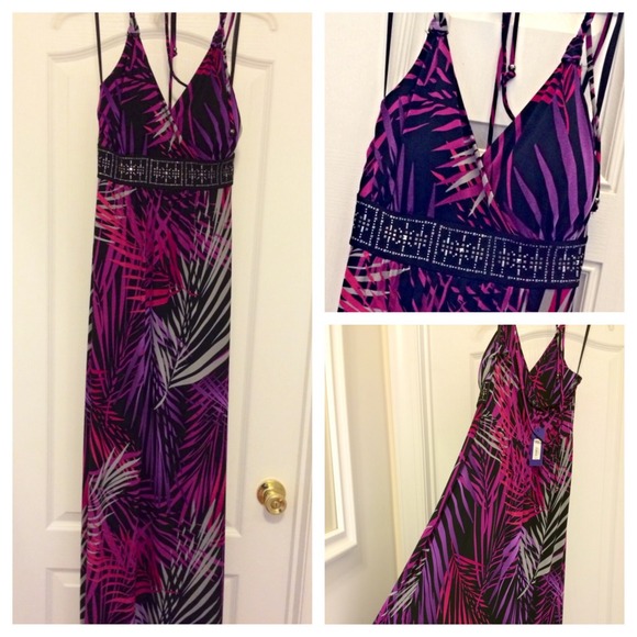 Apt9 Beautiful NWT full length floral dress-Small