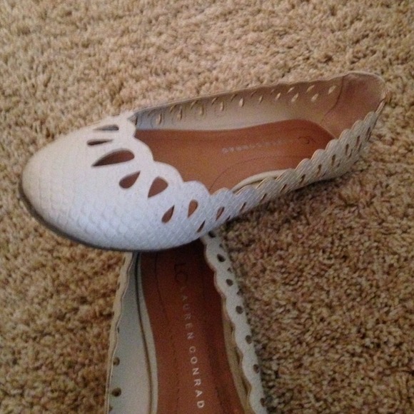 Flats - Picture 3 of 3