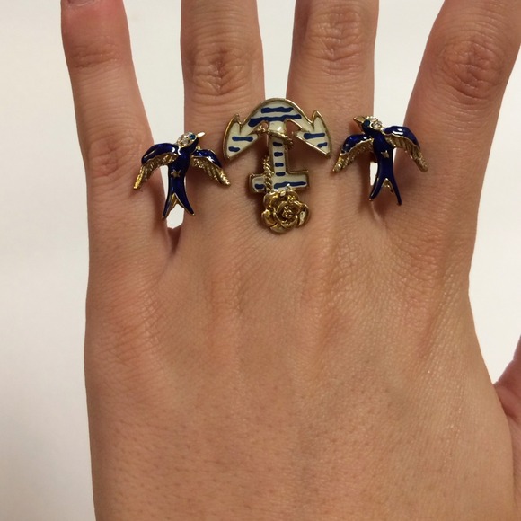 Betsey Johnson Two Finger Ring - Picture 2 of 3