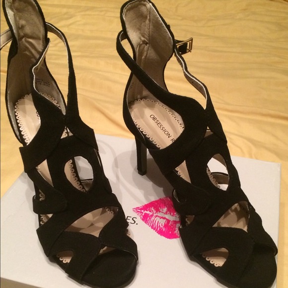 Obsession Rules Victoria dress sandal