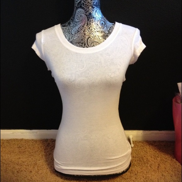Plain white tshirt