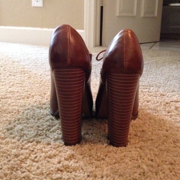 Heels - Picture 2 of 4