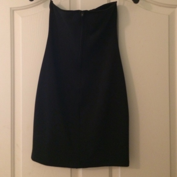 🚫SOLD LOCALLY🚫Black strapless V bodycon dress - Picture 3 of 3