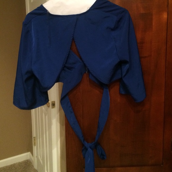 Kimono Inspired Blouse💙 - Picture 2 of 2