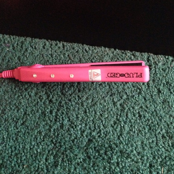 Mini pink straighter