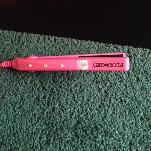 Mini pink straighter