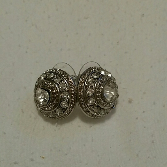 ON SALE NOW ABSOLUTELY BEAUTIFUL EARRINGS