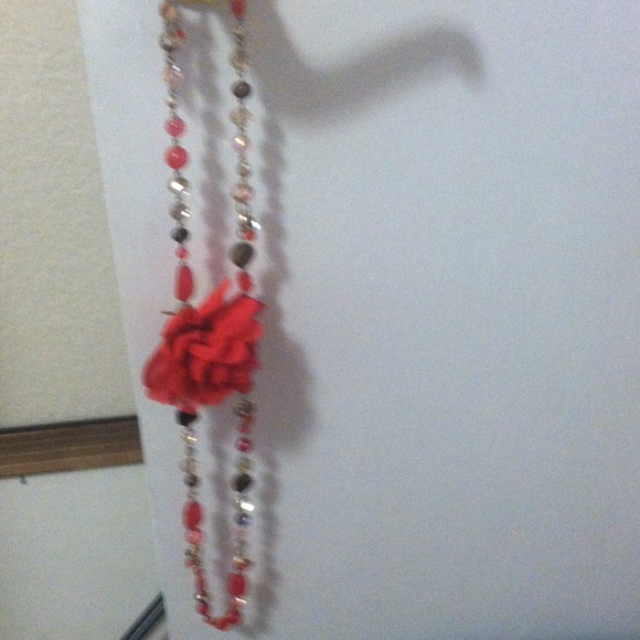 NWT necklace with removable flower clip - Picture 1 of 3