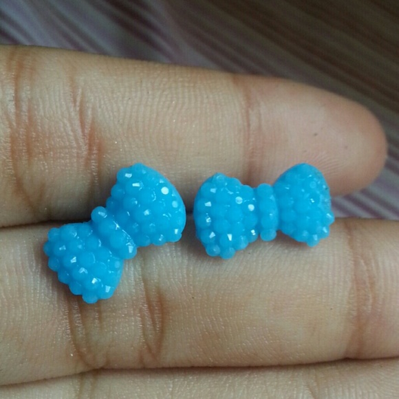 Earings - Picture 3 of 4