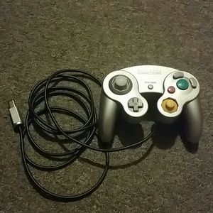 HOLD gamecube controller and crash bandicoot