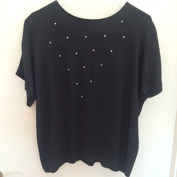 Black flowy short sleeve top