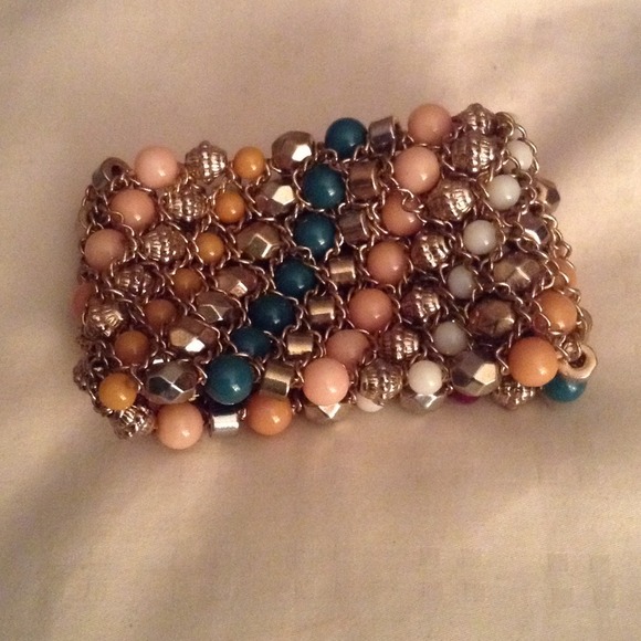 Beaded fashion bracelet