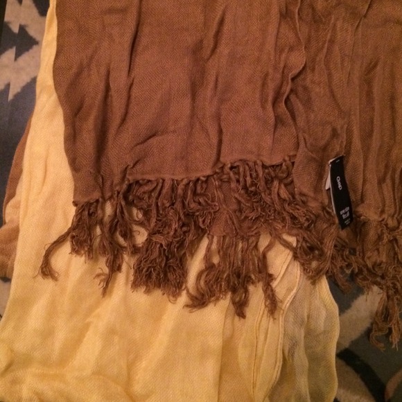 GAP SCARF - two toned - Picture 1 of 3