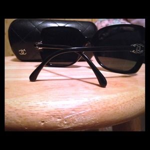 Chanel sunglasses "authentic"