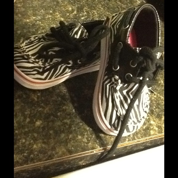 Sperrys - Picture 2 of 3