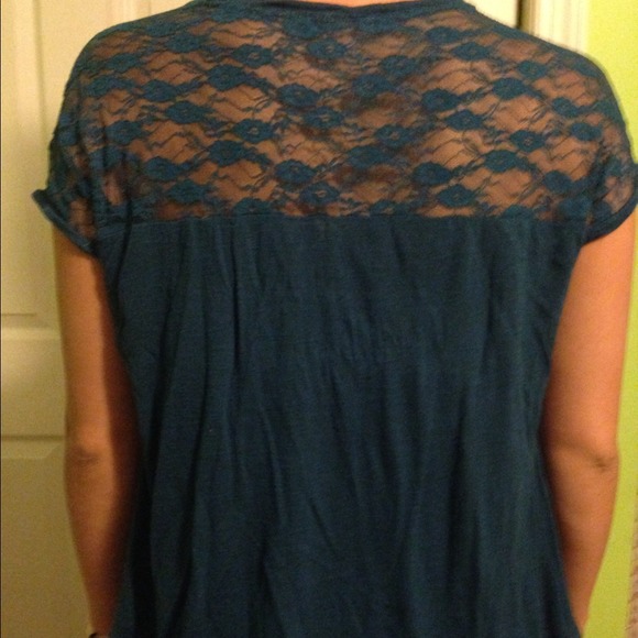 Blue Top With Lace - Picture 3 of 4