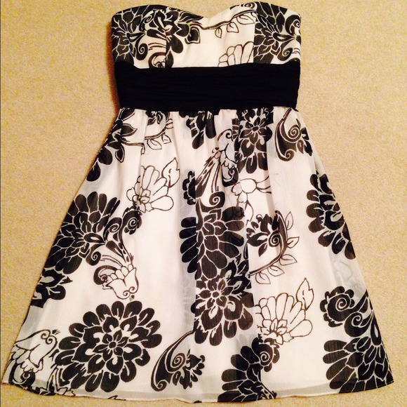 White House Black Market dress size 0