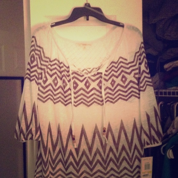Tribal Rewind top