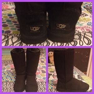 BLACK CLASSIC LENGTH AUSTRALIAN UGGS