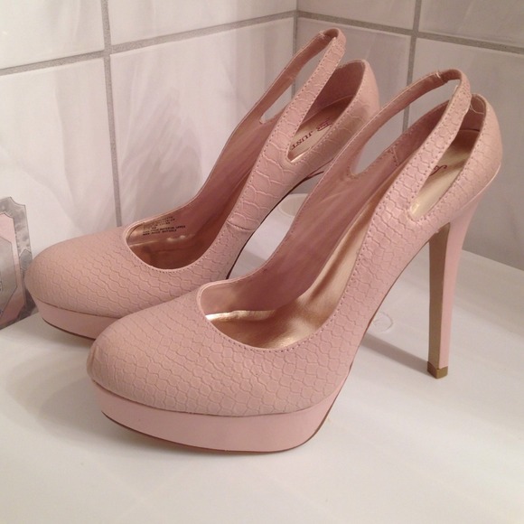 Heals from Just Fab - Picture 2 of 4