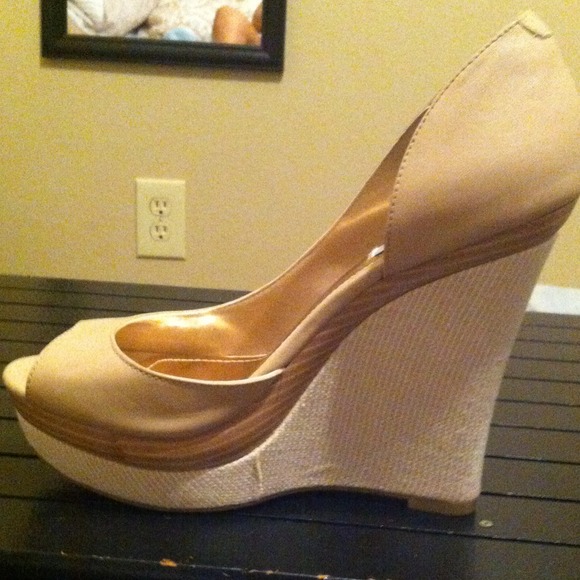 Jennifer Lopez high heels NEVER WORN!!!! - Picture 3 of 4