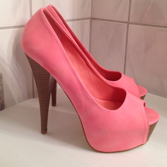 Heals from Just Fab - Picture 2 of 4