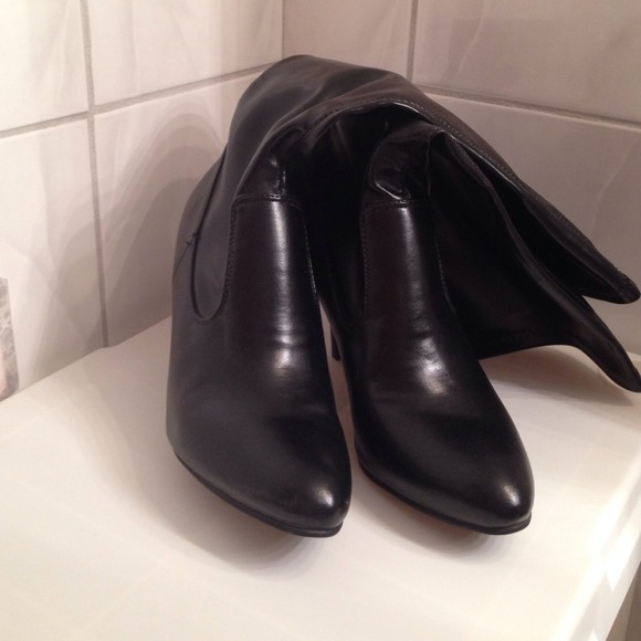 Boots - Picture 4 of 4