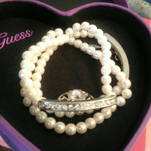Guess pearl bracelet