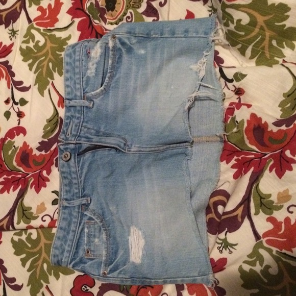 Hollister distressed jean skirt size 3 - Picture 3 of 4