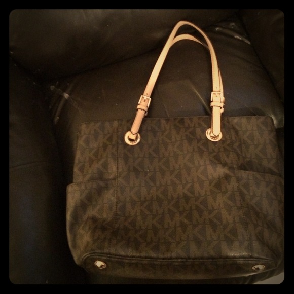 Michael kors purse