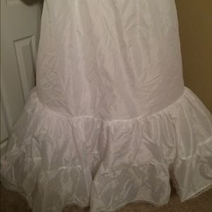 David's Bridal crinoline/petticoat