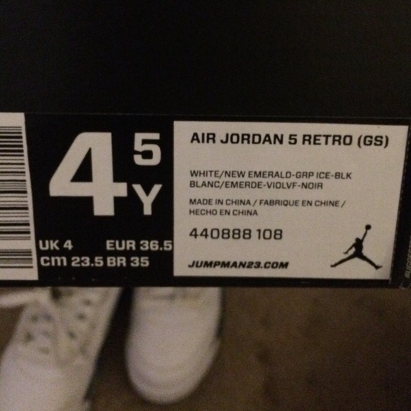 REDUCED! ✨Lightly used Jordan Grape v. Youth 4.5 - Picture 3 of 4