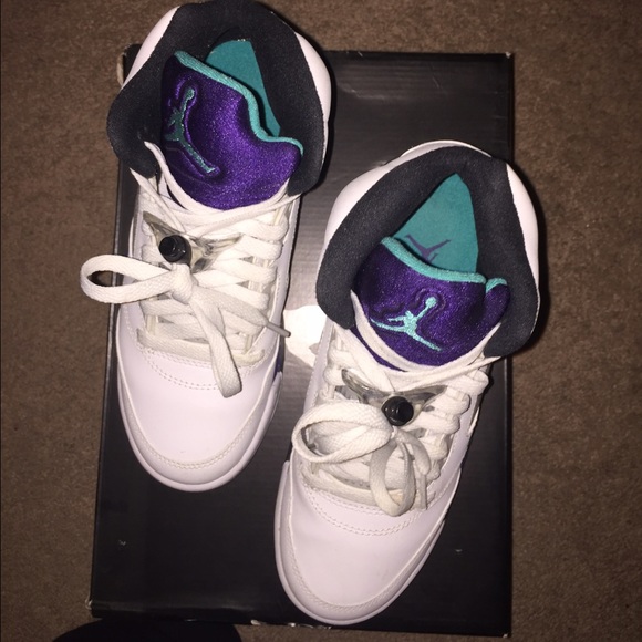 REDUCED! ✨Lightly used Jordan Grape v. Youth 4.5 - Picture 4 of 4
