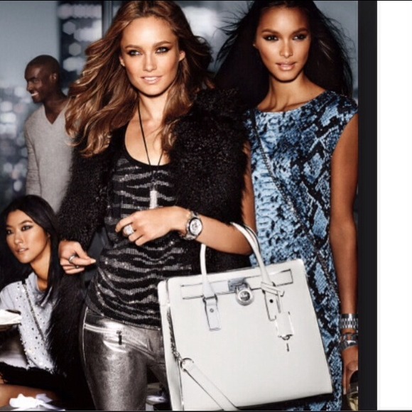 MICHAEL Michael Kors Handbags - 1 HOUR SALE❗️White Michael Kors Hamilton Bag!