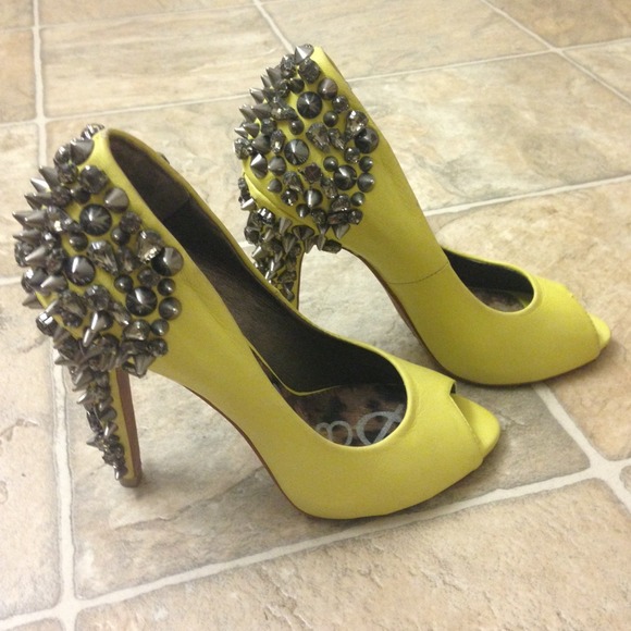 Authentic Sam Edelman spiked peep toe heels - Picture 1 of 3