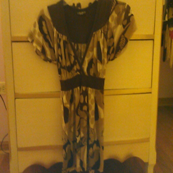 A fancy shirt - Picture 1 of 2