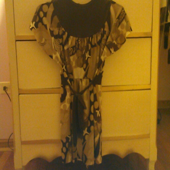 A fancy shirt - Picture 2 of 2