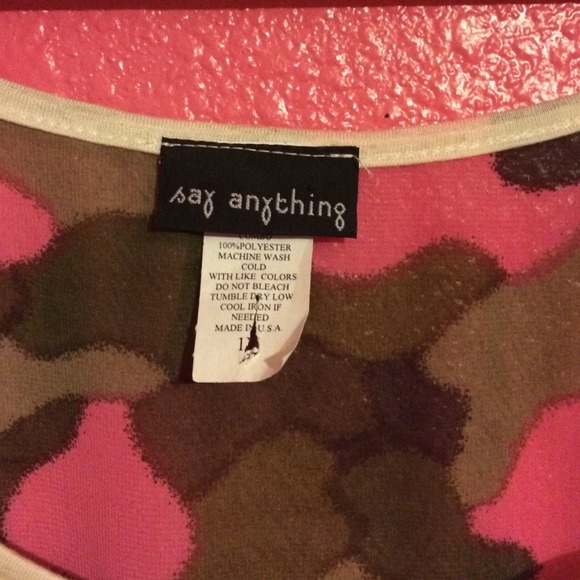 Pink camo, low to high blouse - Picture 3 of 4