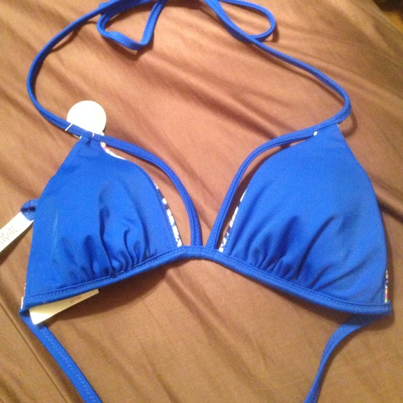 SOLD 🚫 NWT Reversible VS Pink Bikini Top