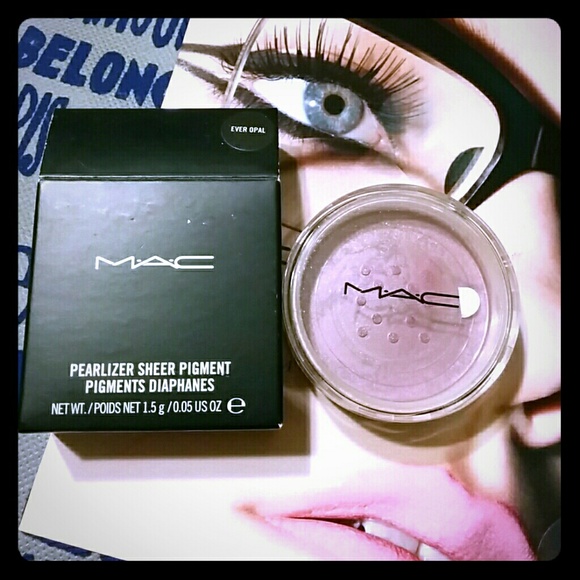 MAC Accessories - MAC Ever Opal Pearlizer Sheer Pigment Powder BNIB
